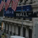 Wall Street termina la semana en rojo, la cautela domina antes del fin de semana